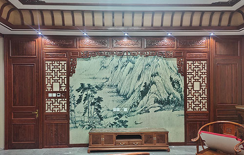 阳江中式仿古别墅客厅背景墙花格木作装饰